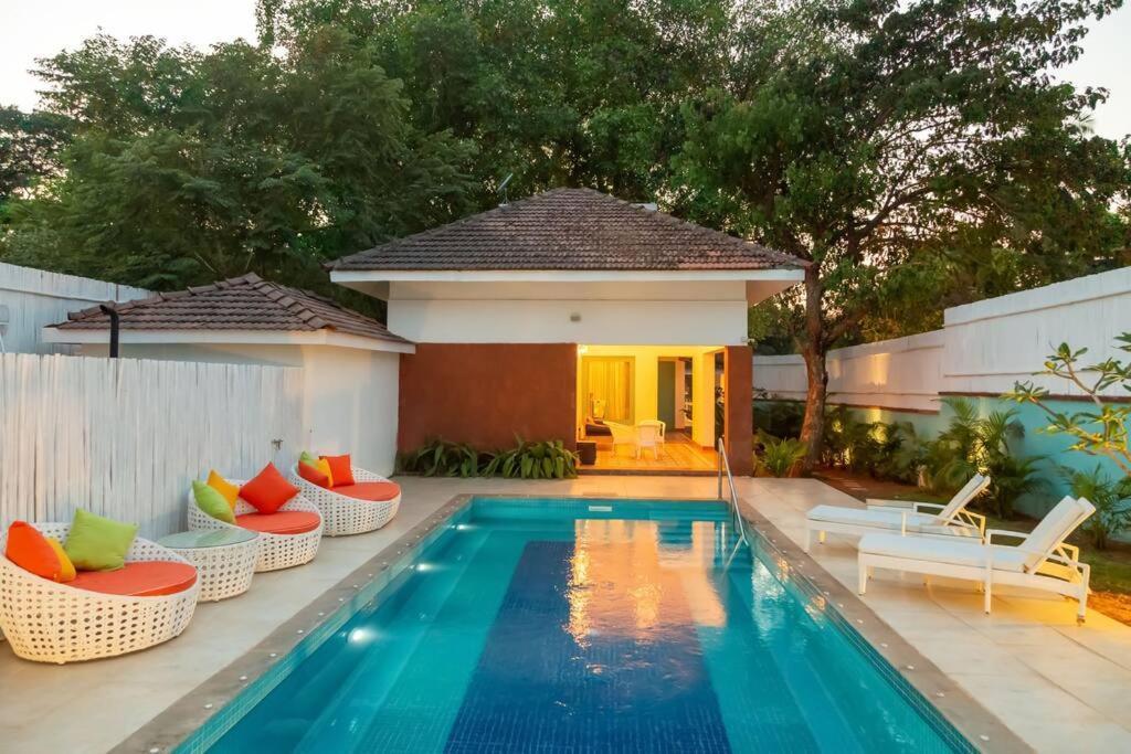 White Banyan Beach Villa, Candolim By The Acacia Villas Exterior foto
